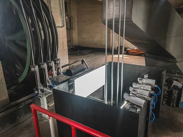 TST提升机钢丝绳智能探伤系统设备运行现场 